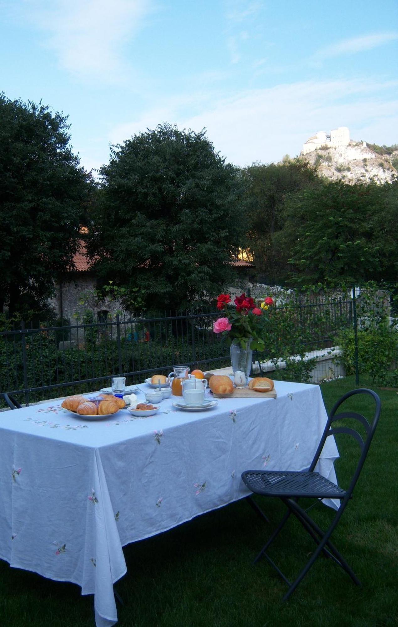 B&B Corte Barbieri Dolcè Exteriör bild