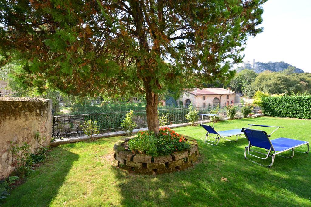 B&B Corte Barbieri Dolcè Exteriör bild