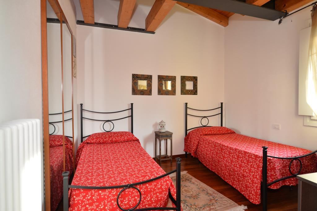 B&B Corte Barbieri Dolcè Exteriör bild