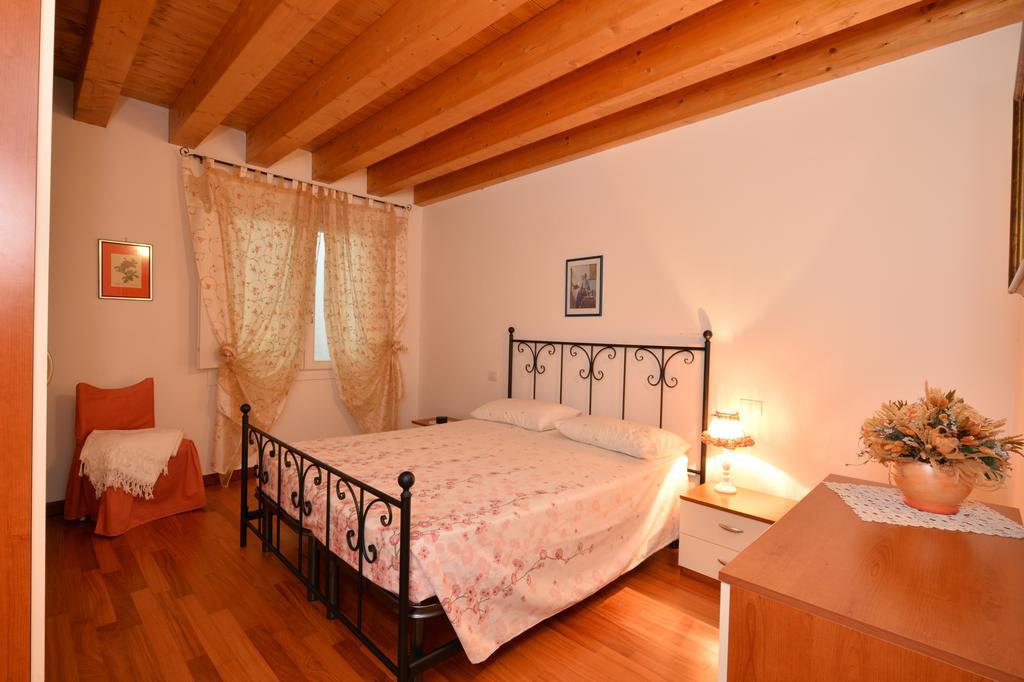 B&B Corte Barbieri Dolcè Exteriör bild