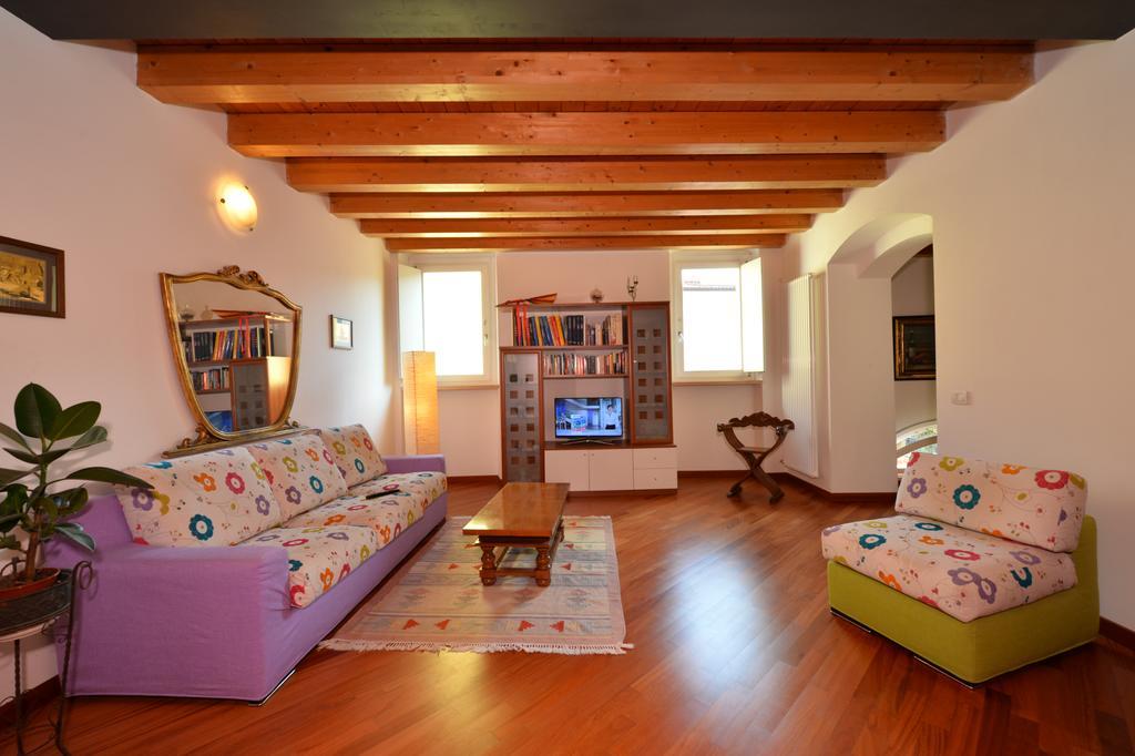 B&B Corte Barbieri Dolcè Exteriör bild